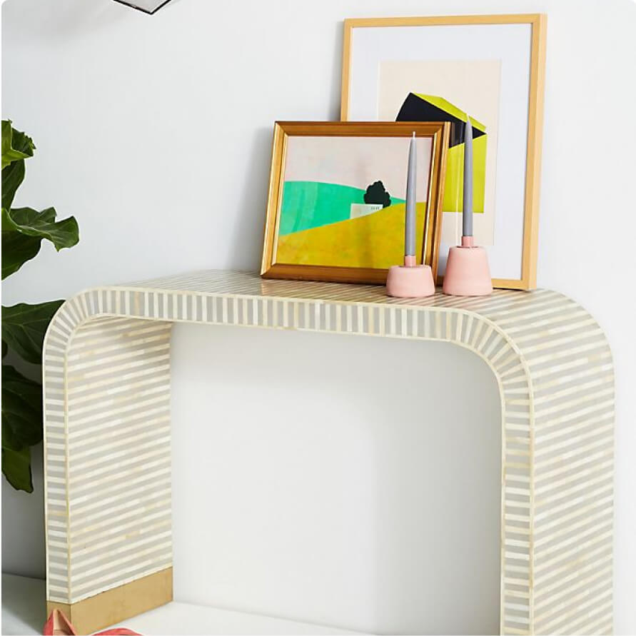 Lire la suite à propos de l’article Tables and desks for an easier life