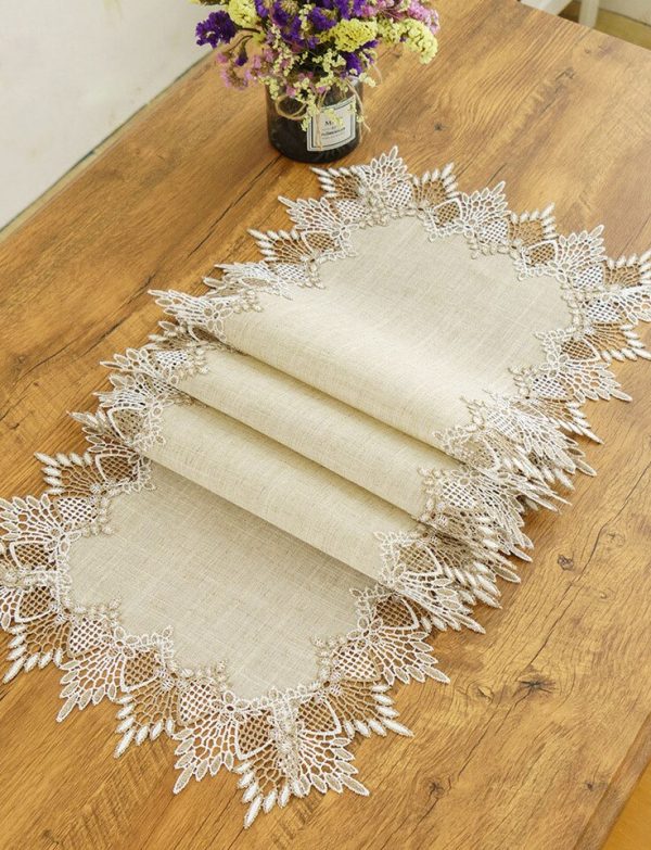 CHEMIN DE TABLE EMBROIDERED